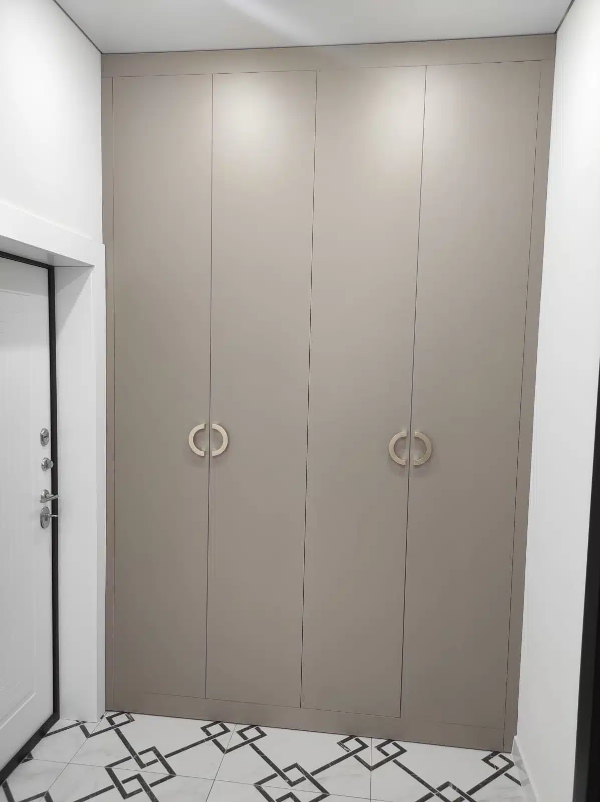 Распашной шкаф в прихожую на заказ собери сам, Астана — WoodDecor